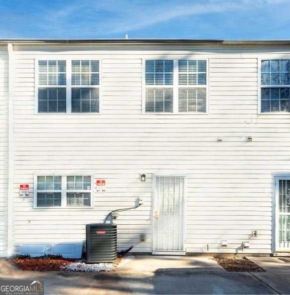 Building Photo - 3230 Oakley Pl