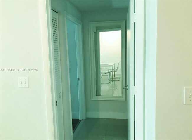 Building Photo - 253 NE 2nd St