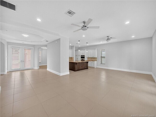 Building Photo - 259 Calmo Cir