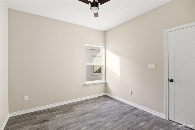 Building Photo - 13 Notre Dame Ave