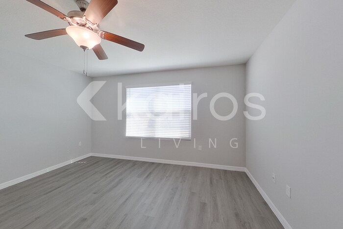 Building Photo - 8661 SW 43rd Ter