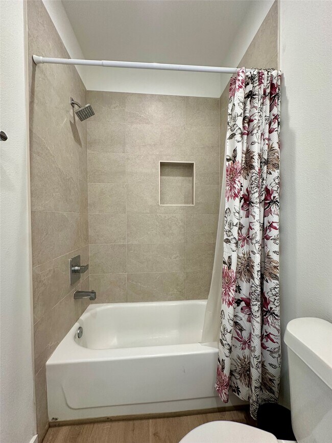 Building Photo - 203 Danna Ln