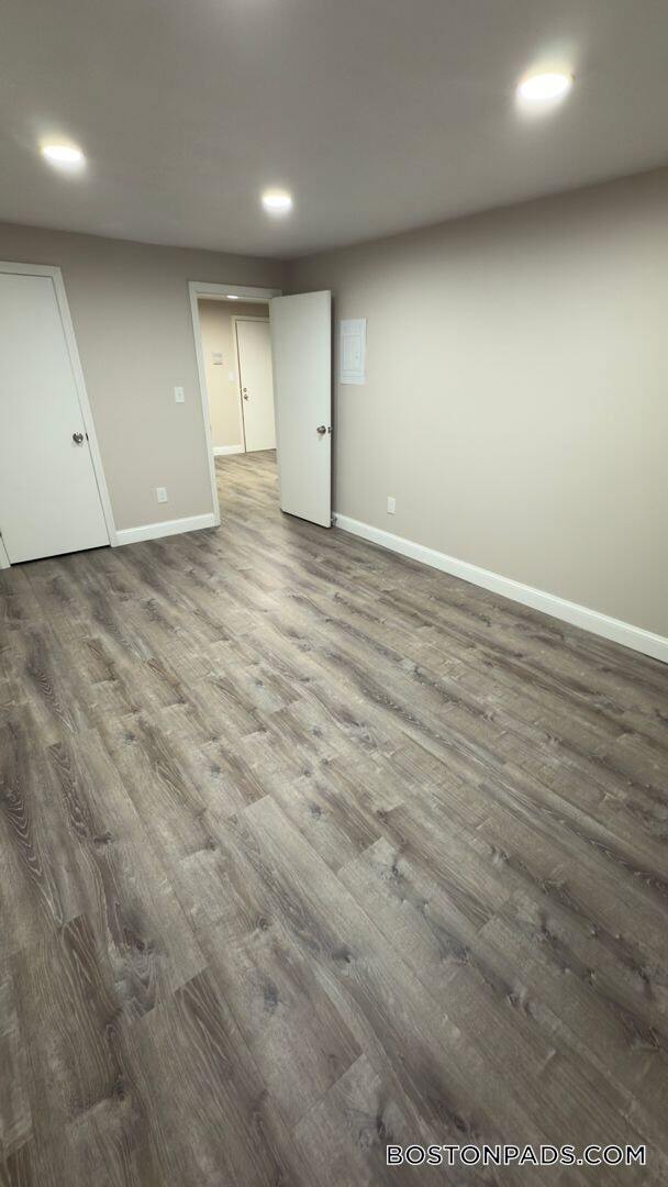 Building Photo - 24 Ridgewood Ln