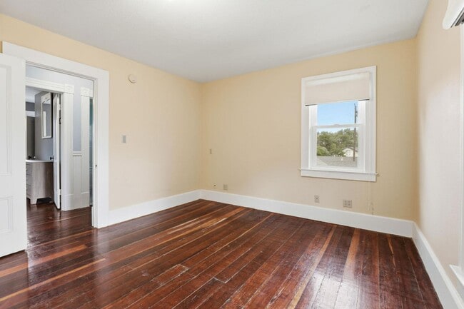 Building Photo - 482 South St