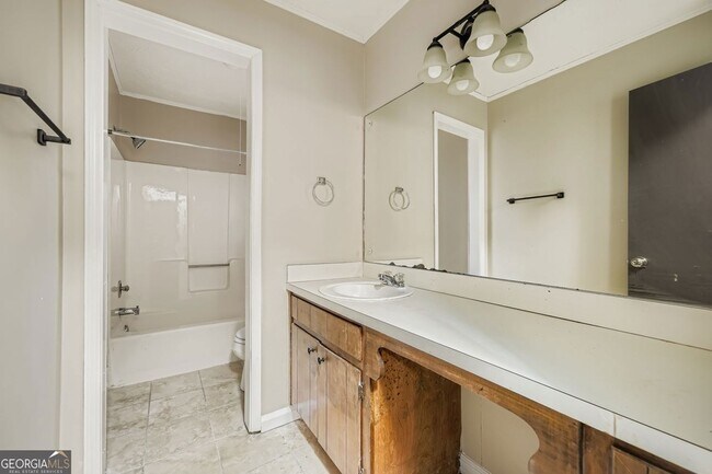 Building Photo - 2932 Marsh Ln SW