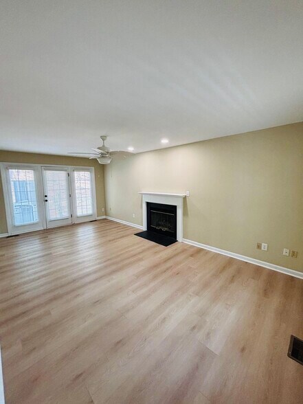 Building Photo - 112 Hudson Hills Rd