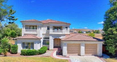 Building Photo - 26148 Legends Ct