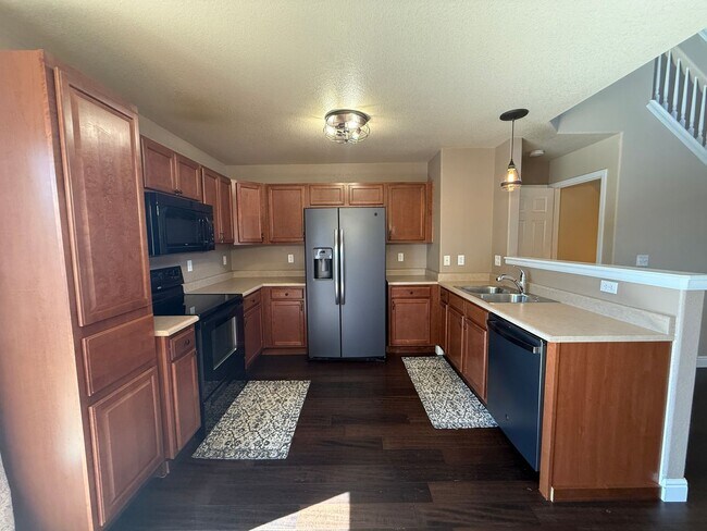Building Photo - 3 Bed, 3 Bath Home in Forrest Meadows! – M...