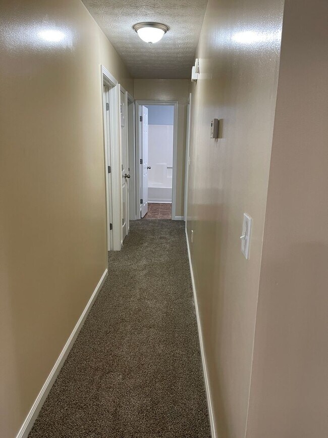 Building Photo - Split Foyer Home with Fenced Yard