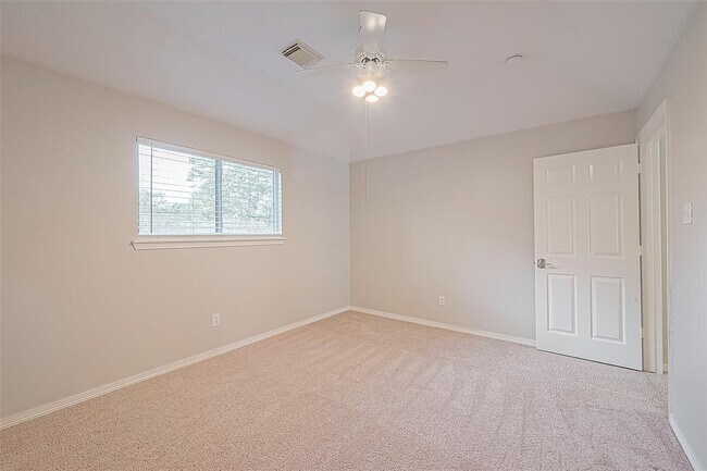 Building Photo - 13135 Finch Brook Dr