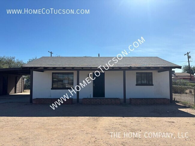 Building Photo - 833 W Jacinto St