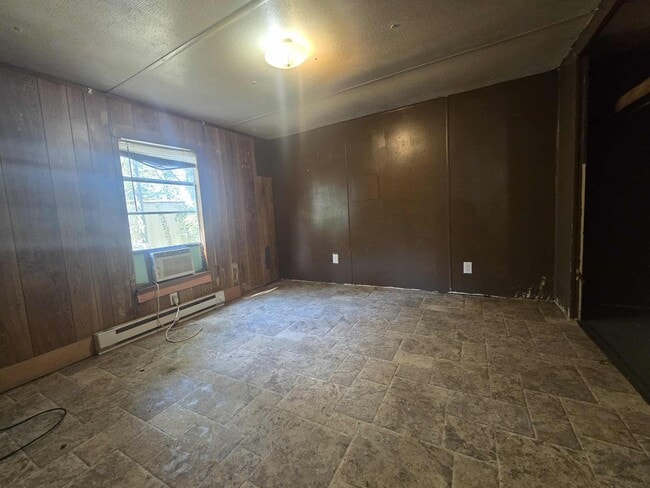 Building Photo - 1380 Mapleash Ave