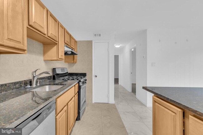 Building Photo - 12413 Braxfield Ct