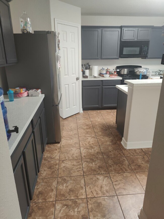 Building Photo - 17923 Hollow Hill Ln