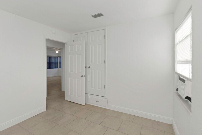 Building Photo - 5148 Tampa Bay Growth Fund 2 LLC