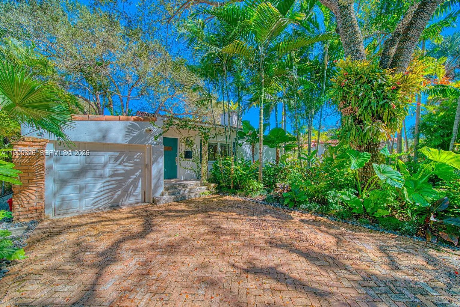 Building Photo - 3227 Riviera Dr