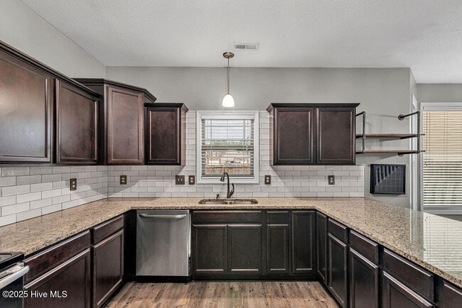 Building Photo - 102 Gabriels Wy
