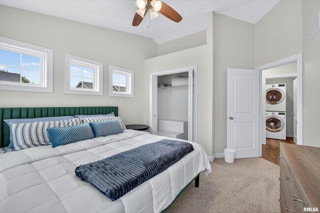 Building Photo - 4833 Lauren Ln