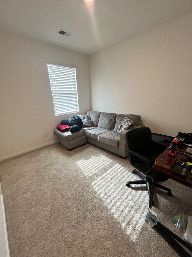 Building Photo - $600 Savings! Move Right In to Your Practi...