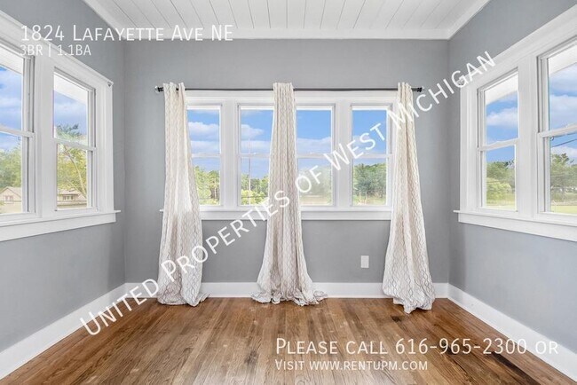 Building Photo - Available Now | Recently Renovated 3 Bedro...