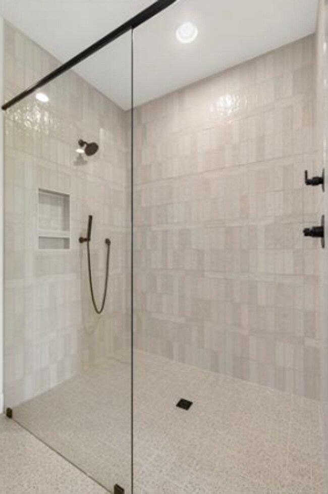 Building Photo - Beautiful Brand New 4 bedroom Home!