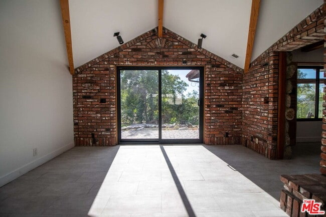 Building Photo - 11619 Lerdo Ave