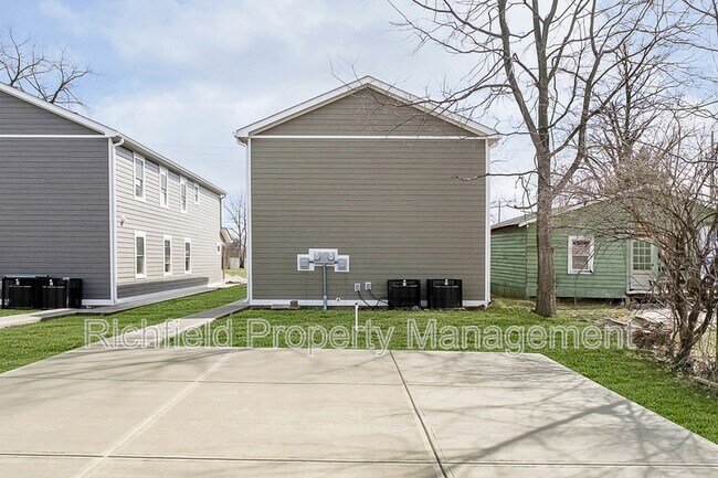 Building Photo - 416 N Hamilton Ave