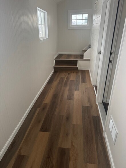 Building Photo - 105 Carlisle St