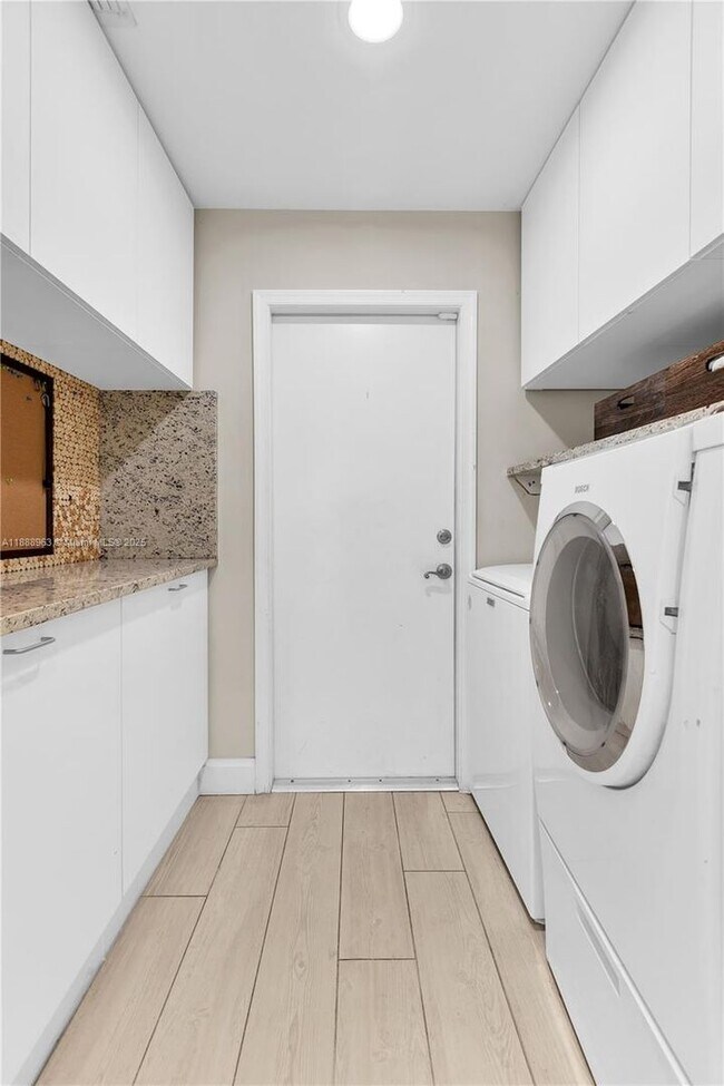 Building Photo - 10766 Crescendo Cir