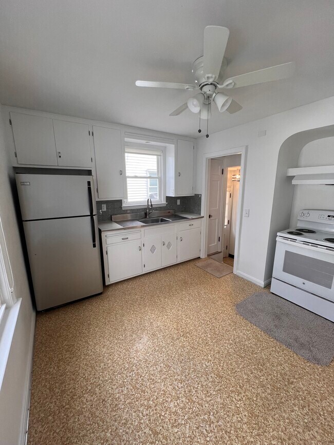 Building Photo - 123 Gould Ave