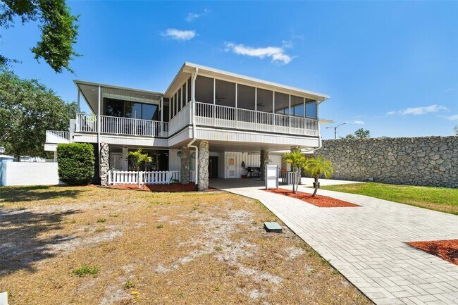 Building Photo - 23325 Club Villas Dr