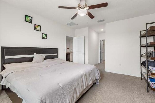 Building Photo - 11624 MIracle Mile Dr