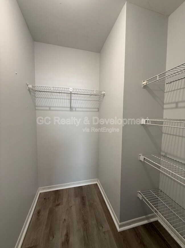 Building Photo - 1348 McDowell Rd