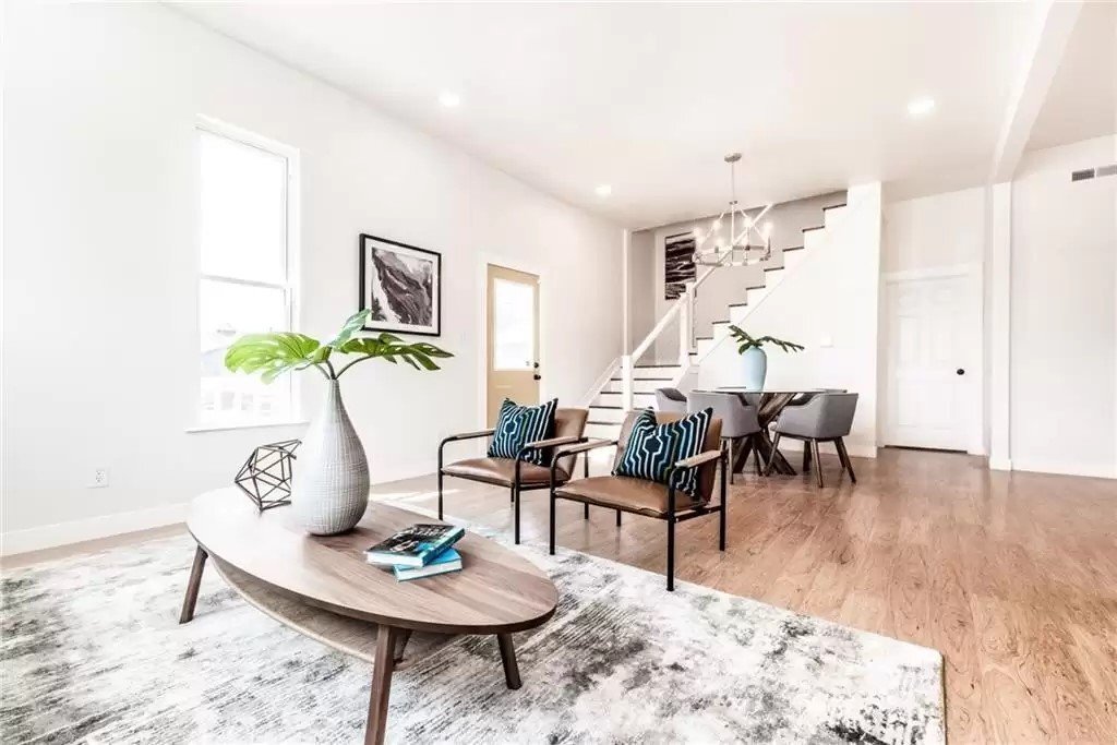 Building Photo - 918 S State Ave