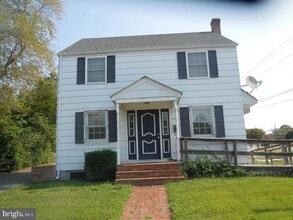 Building Photo - 21640 N Essex Dr