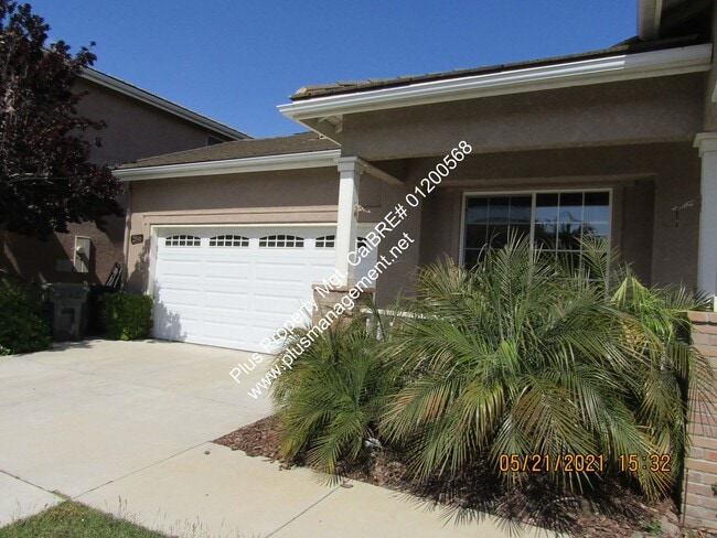 Building Photo - Centrally Located Single Story Home in Traditions