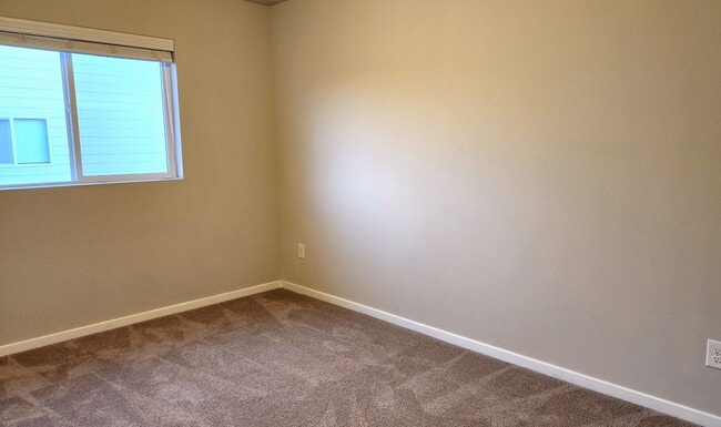 Building Photo - Luxury living in Lacey!