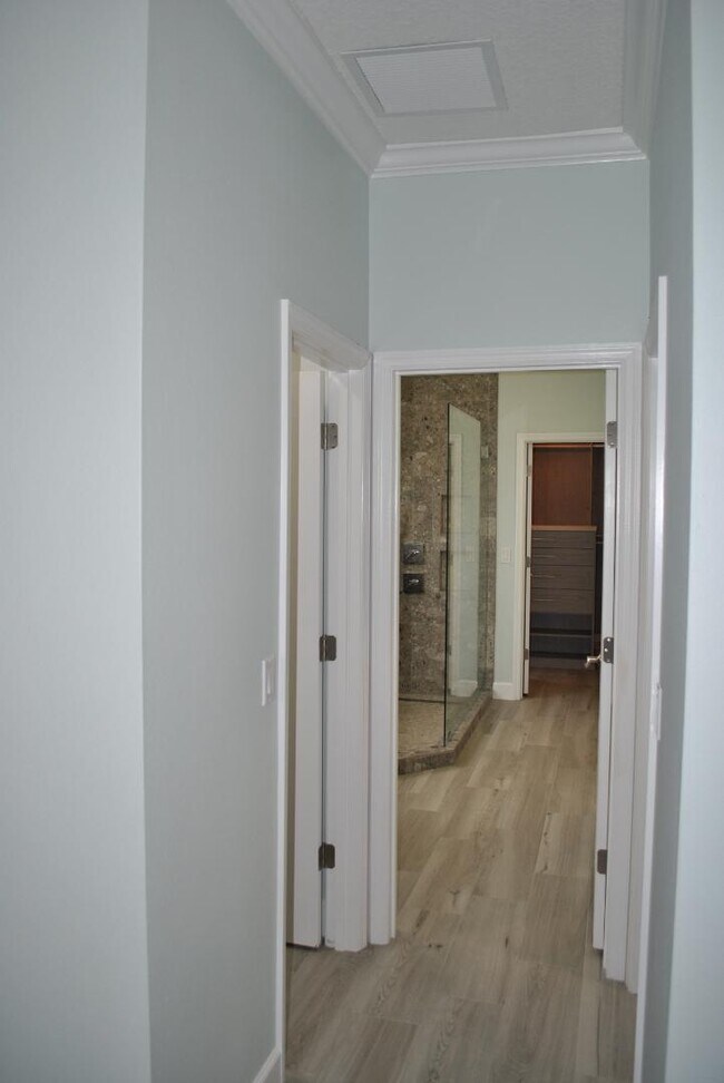 Building Photo - 128 Centennial Park Dr