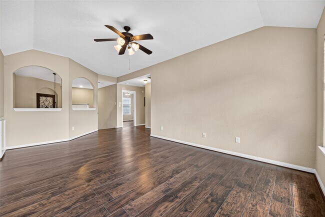 Building Photo - 26738 Henson Falls Dr