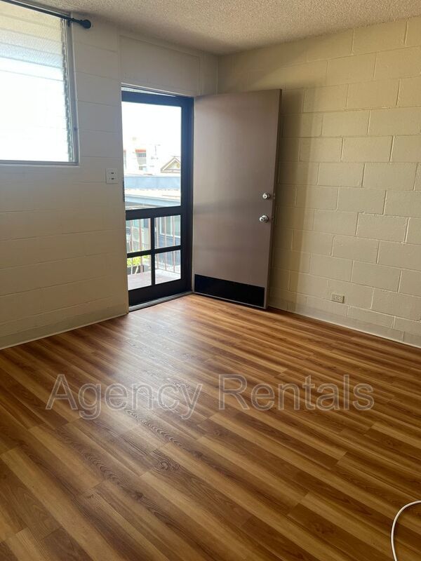 Building Photo - 425 N Kuakini St