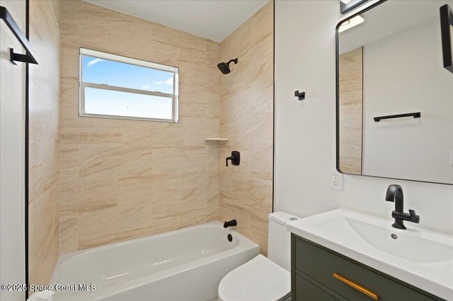 Building Photo - 301 W Rutgers St