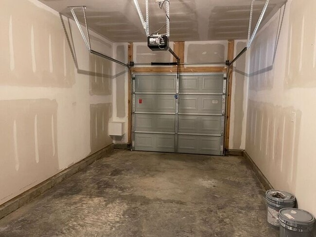 Building Photo - 2130 New Garden Rd