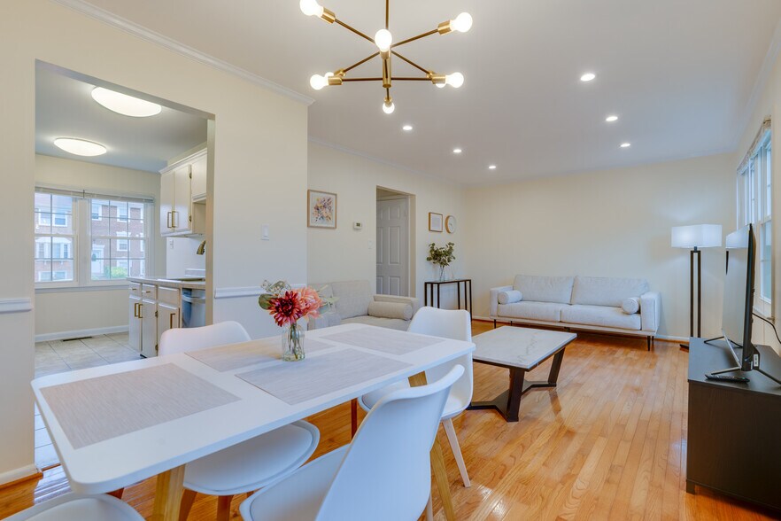 Living Room - 13809 Newport Ln
