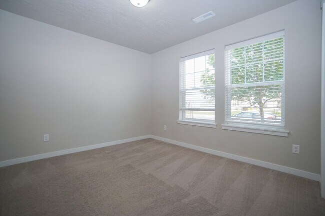 Building Photo - 3154 N Greengate Wy