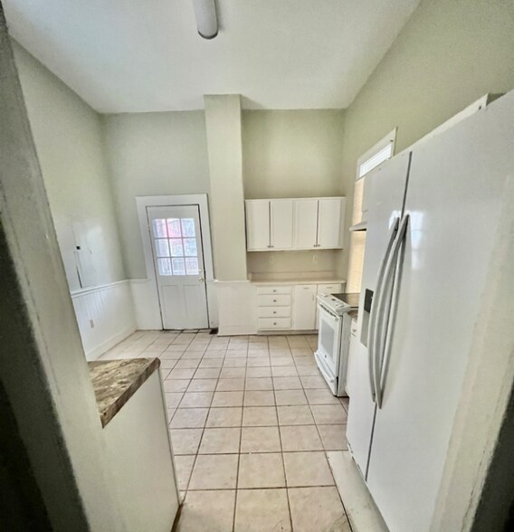 Building Photo - 316 W Duffy St