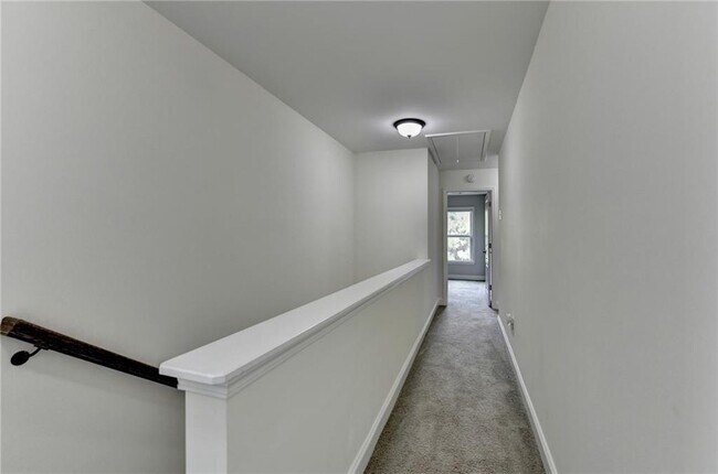 Building Photo - 1640 Primrose Park Rd