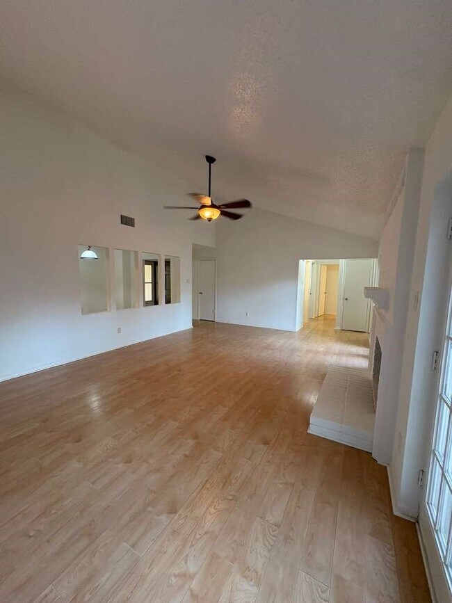 Building Photo - 4007 Issacks Way