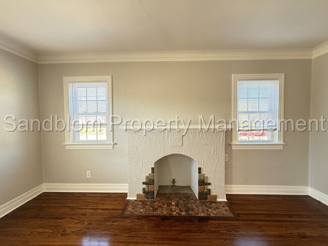 Building Photo - For Lease | Florence Park Duplex | $975 Rent