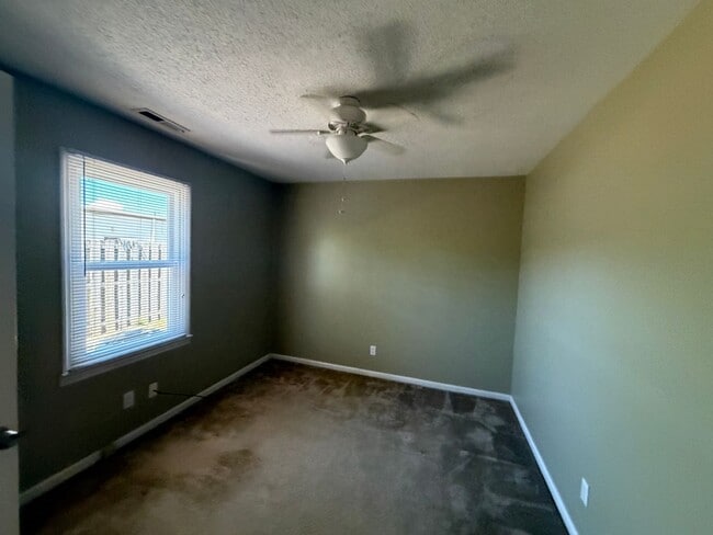 Building Photo - Coming soon! Property, being updated, 1 mile to shops, central Wilmington 3 BEDROOMS!