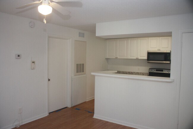 Building Photo - 4225Thor205